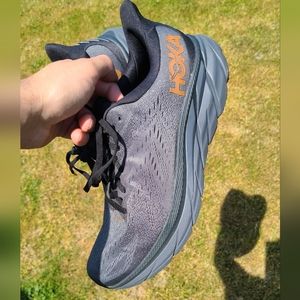 Wms Hoka Clifton 8 size 12